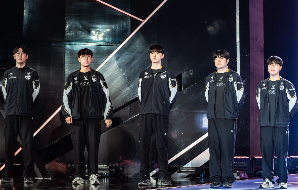 RNG轻取BRO，Chovy团战一打五激烈交锋成都决赛之夜，技惊四座