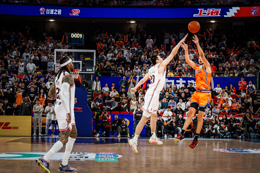 CLG碾压FNC，Chovy打出惊人五杀焦点之战淘汰赛，点燃全场激情