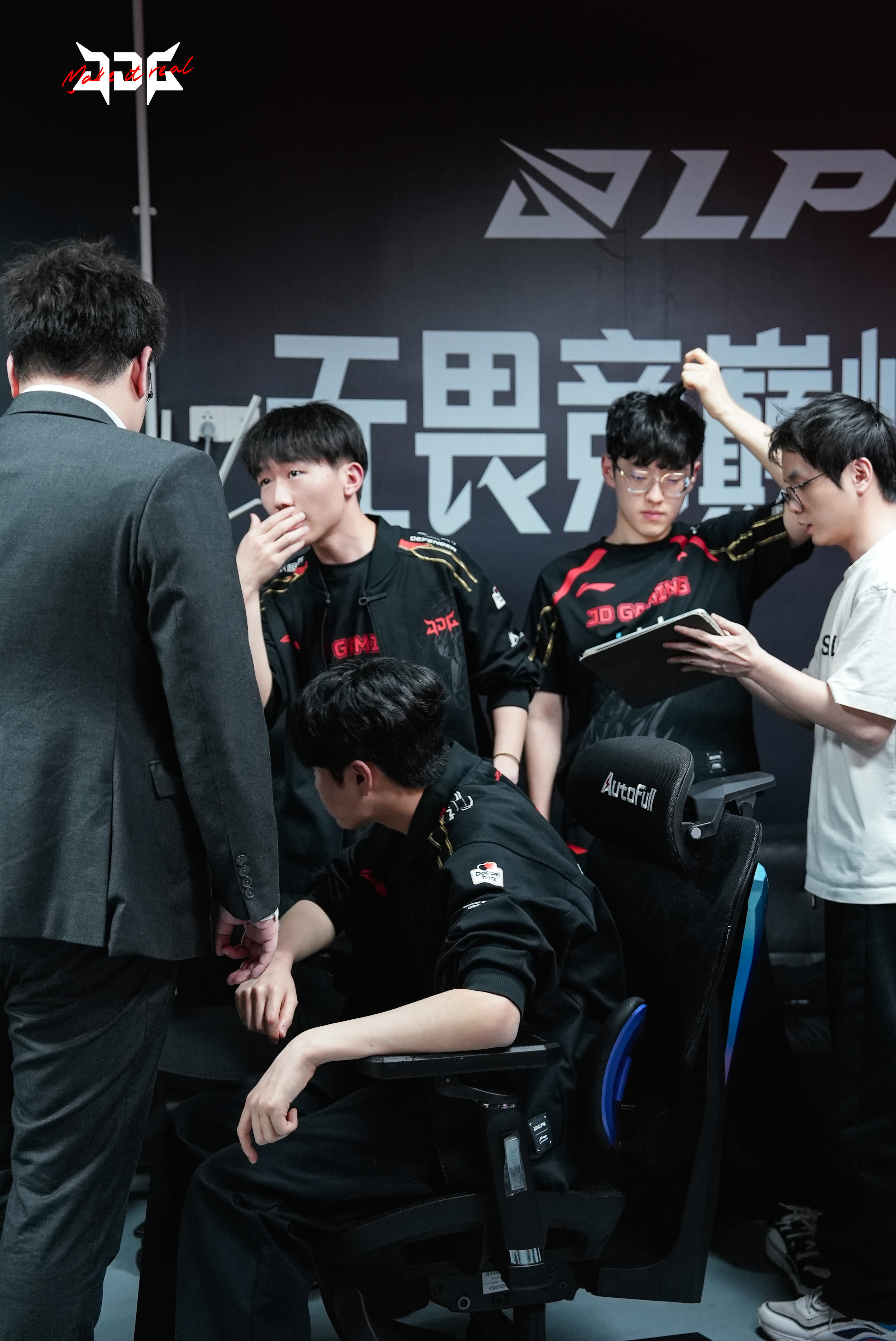 CLG碾压FNC，Chovy打出惊人五杀焦点之战淘汰赛，点燃全场激情