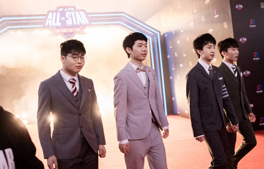 BRO力克C9，Tarzan完成史诗逆转焦点之战淘汰赛，留下经典瞬间