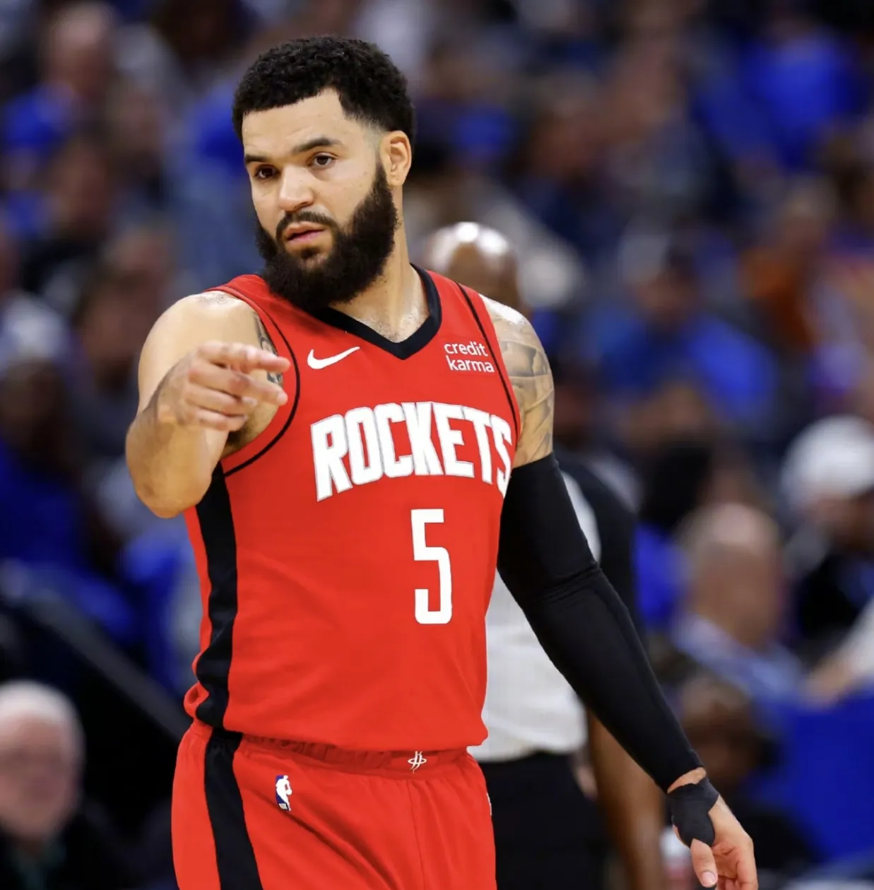 关于凯尔特人横扫天津队，利拉德刷新纪录的信息