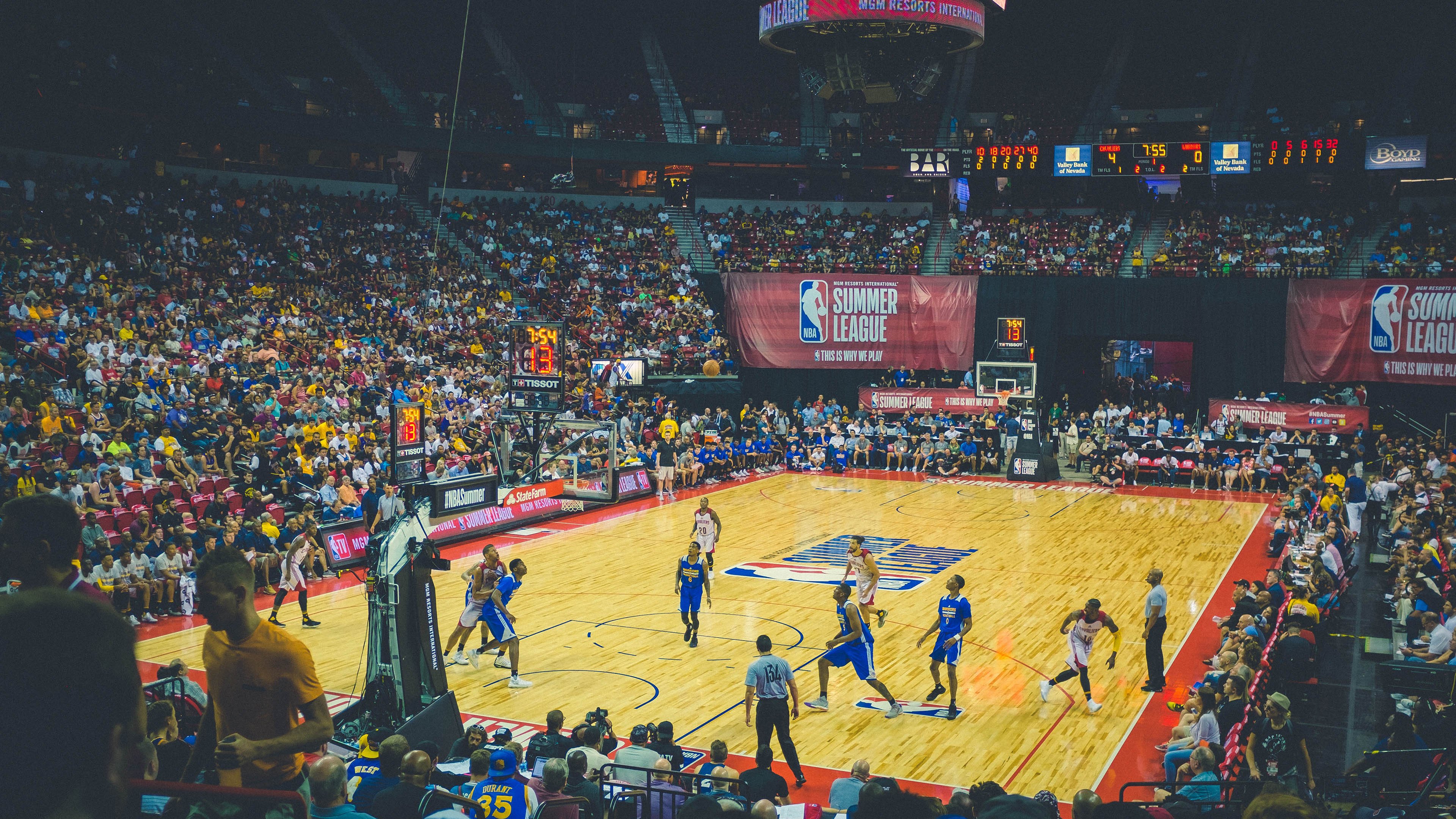 约基奇在丹佛捧起MVP奖杯，CBA总决赛广东最后时刻窒息防守击败辽宁